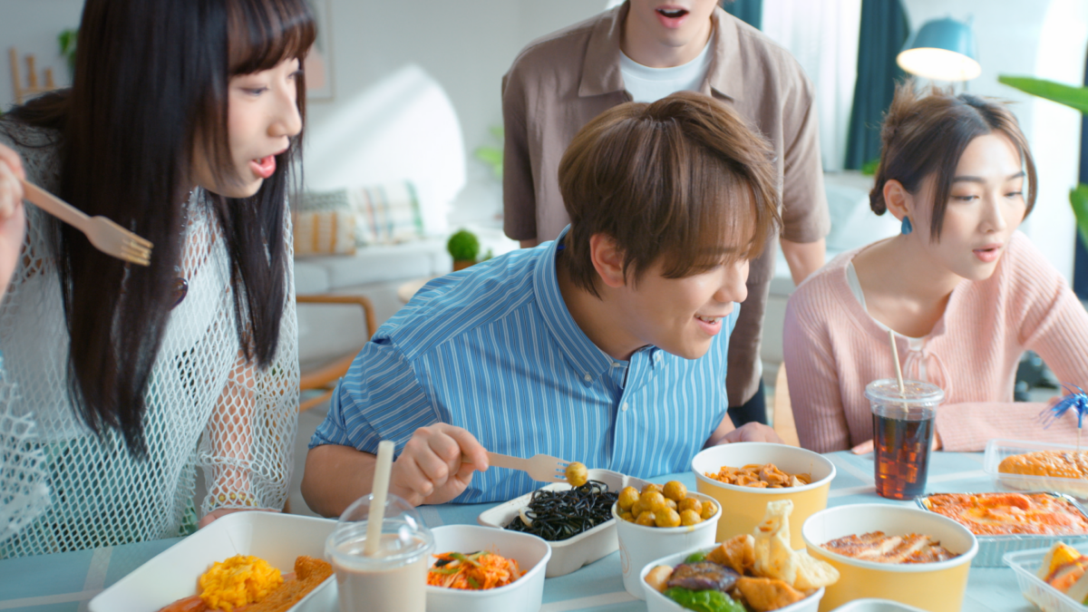 姜濤亮白笑容的秘密正是全新Darlie全亮白酵素牙膏。