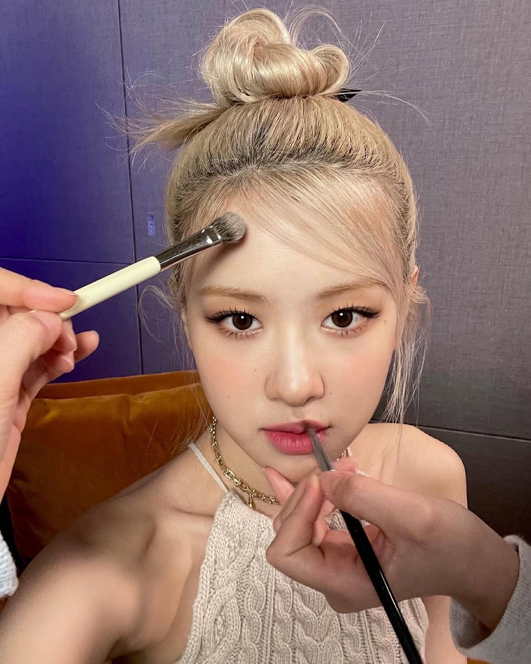 長形／矩形臉的特徵是臉長明顯大於臉寬、輪廓直線感較強，整體氣質通常較優雅，也帶點成熟感。