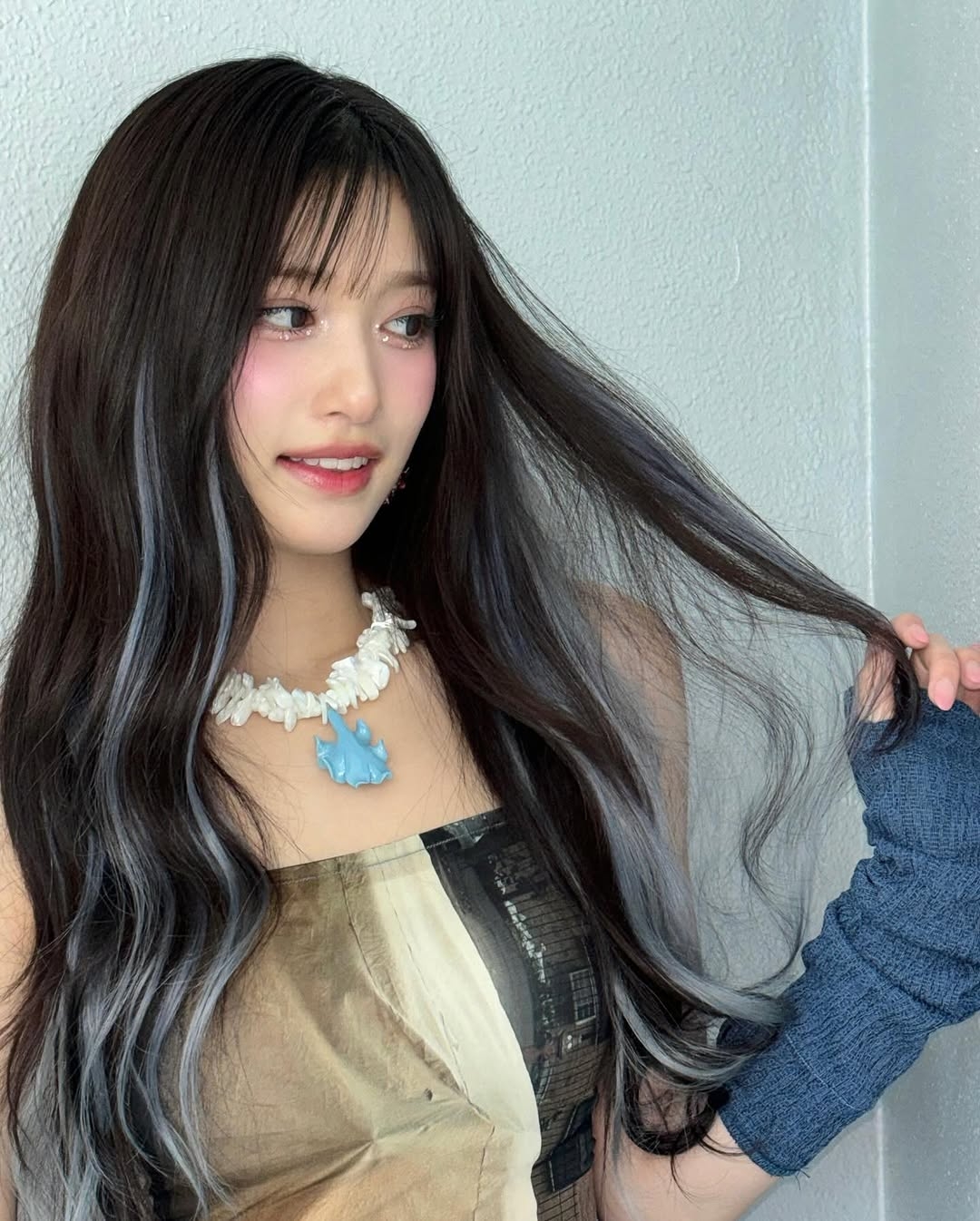 黑髮挑染想好看又耐看，重點不是只看流行色，而是先想清楚自己要自然還是明顯、顏色是否顯白，以及染後好不好打理。