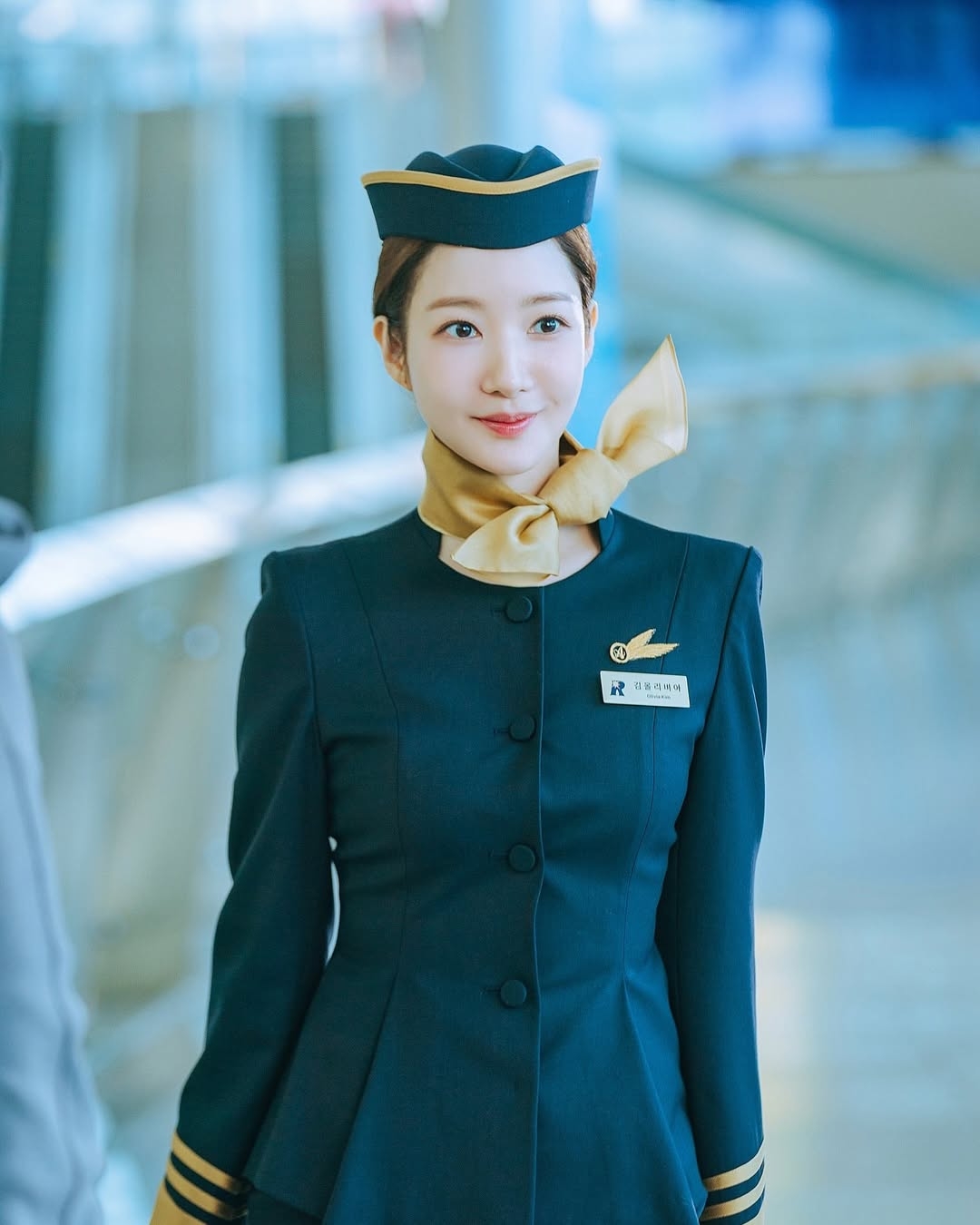 空姐是不少女生嚮往的職業，報考前應先了解身高、學歷、英文能力、相關經驗和面試要求等基本條件。