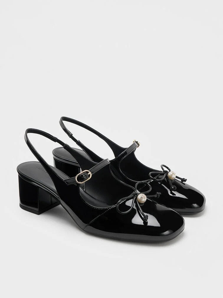 這款 Charles & Keith Perline 串珠方頭樂福鞋完美揉合了經典復古與現代甜美風格。