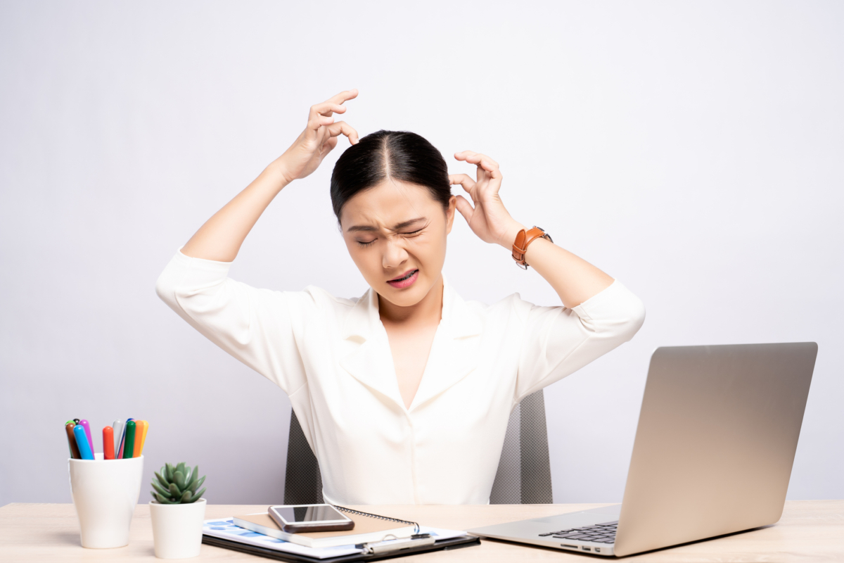 如果頭瘡持續不退、反覆增加，或伴隨疼痛、流膿、結痂、紅腫、脫髮等情況，應盡快求醫，避免自行亂用藥膏或產品。