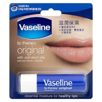 Vaseline 經典滋潤護唇膏蘊含乳木果油、維他命B5及維他命E，能有效滋潤乾燥雙唇，改善粗糙感並幫助預防唇紋形成。