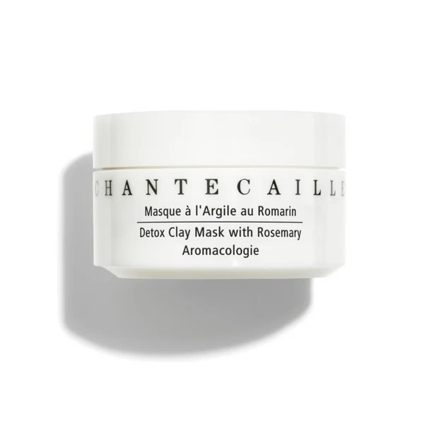 Chantecaille Detox Clay Mask 花妍深層淨化面膜以 93.8% 天然成分配方打造，能幫助淨化肌膚、調節油脂分泌，同時舒緩乾燥及疲憊膚況。