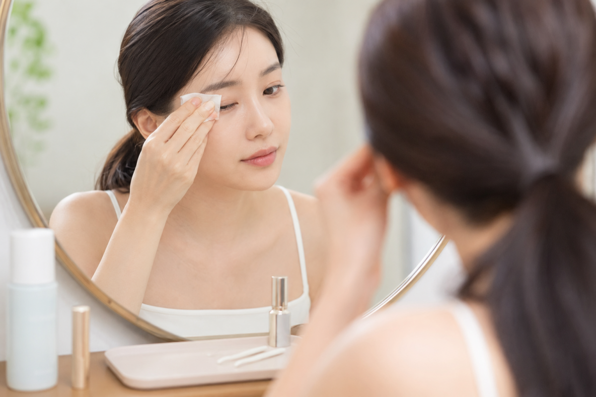 雙眼皮膠水能否每天使用要視乎產品說明和眼皮狀態，若出現乾燥、紅腫、痕癢或刺痛，應立即停用並讓眼皮休息。