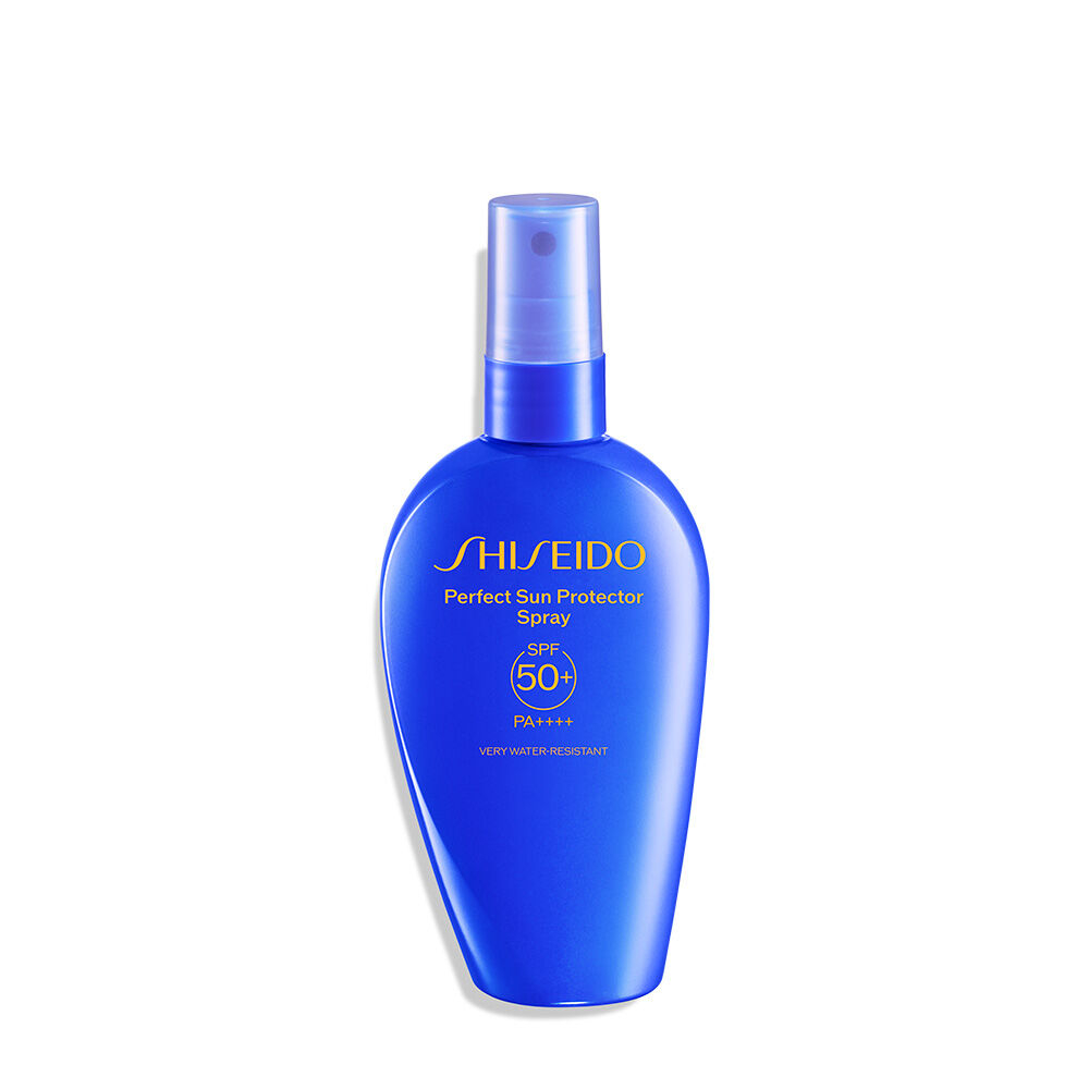 資生堂新豔陽夏水離子熱防禦防曬噴霧具備 SPF50+、PA++++ 高效防曬力，遇到水分或汗水時可幫助強化防護膜穩定度，特別適合海邊、運動及長時間戶外活動使用。