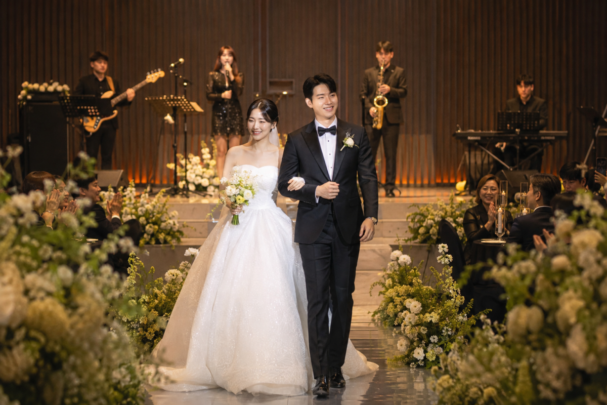婚禮樂隊可配合證婚、迎賓、新人進場及晚宴等環節演出，並按場地、預算和婚禮風格選擇鋼琴、弦樂或 Live Band 編制。