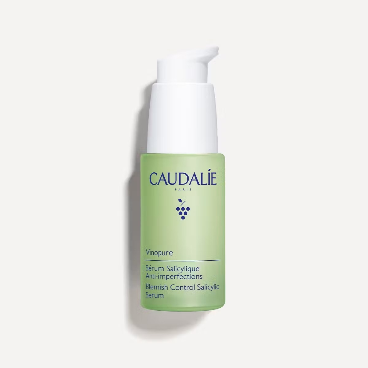 CAUDALIE 葡萄籽淨化抗痘精華有著輕盈啫喱質地容易吸收，適合容易出油、暗瘡、黑頭粉刺及毛孔粗大的肌膚使用，幫助維持肌膚清爽與平滑觸感。