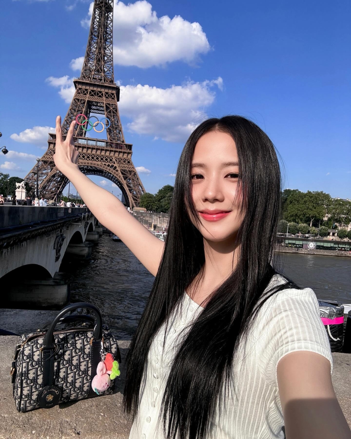 IG英文文案適合自拍、旅行、日常照及Photo Dump，用簡短英文Caption就能自然記錄當下心情。