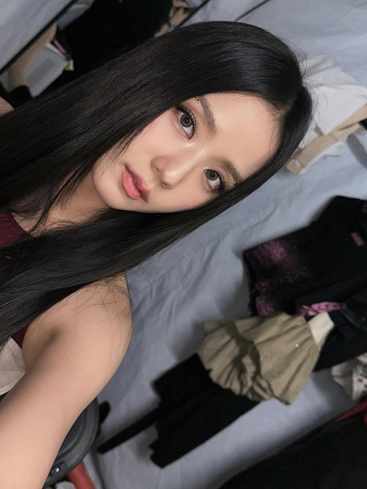 韓系眉毛主要講求自然毛流、柔和眉色和順住原生眉型調整,比厚重一字眉更輕盈自然。