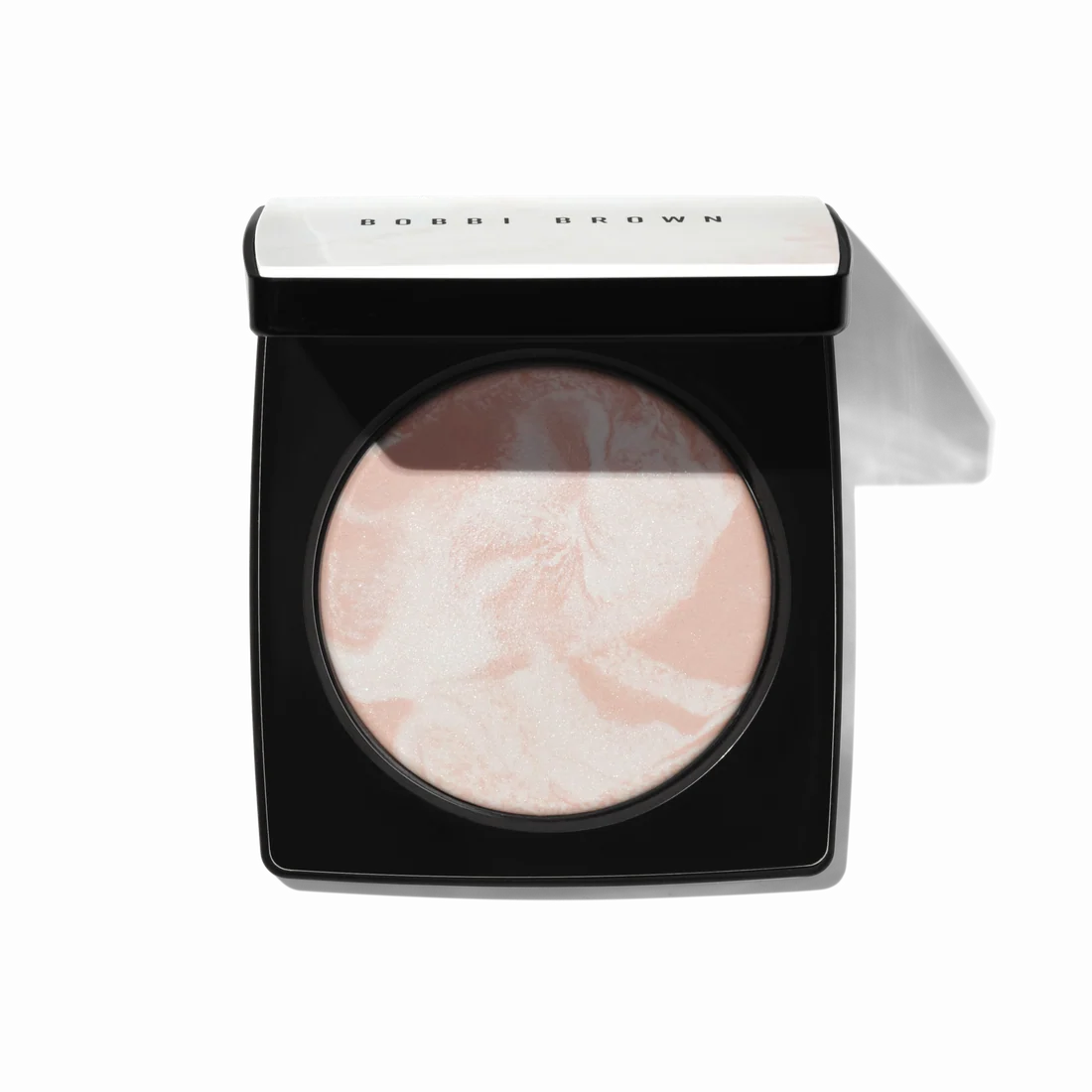 Bobbi Brown 粉透柔光粉餅。