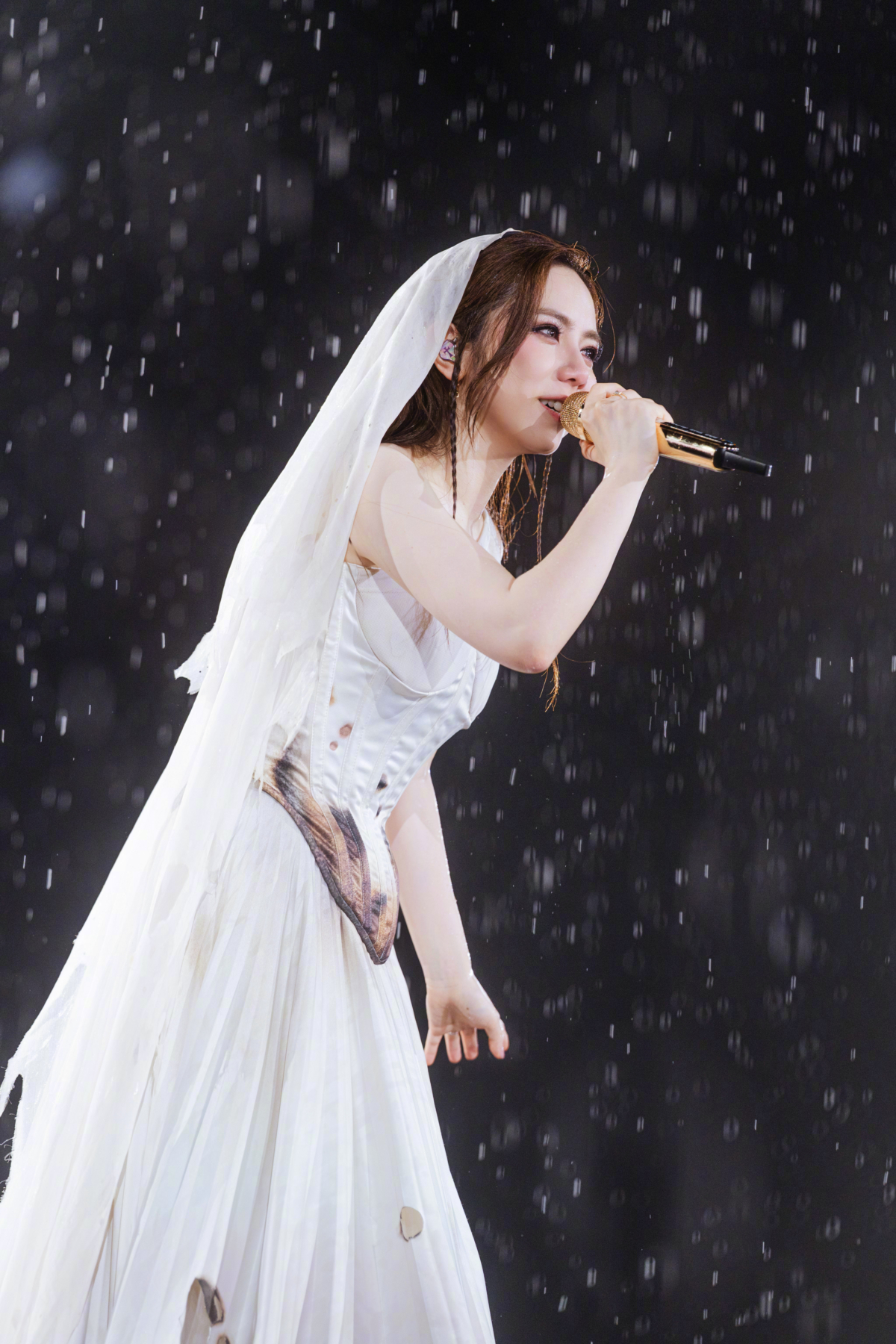 演唱會全場合唱文案整理，適合分享最愛歌曲的Live演出及全場合唱影片，記錄熟悉旋律響起時的感動與難忘回憶。