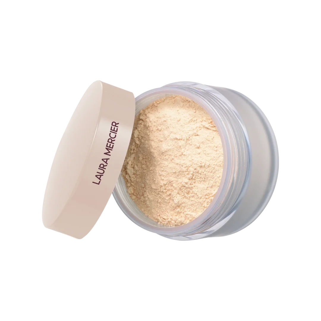 Laura Mercier 柔焦保濕蜜粉（Ultra-Blur）。 