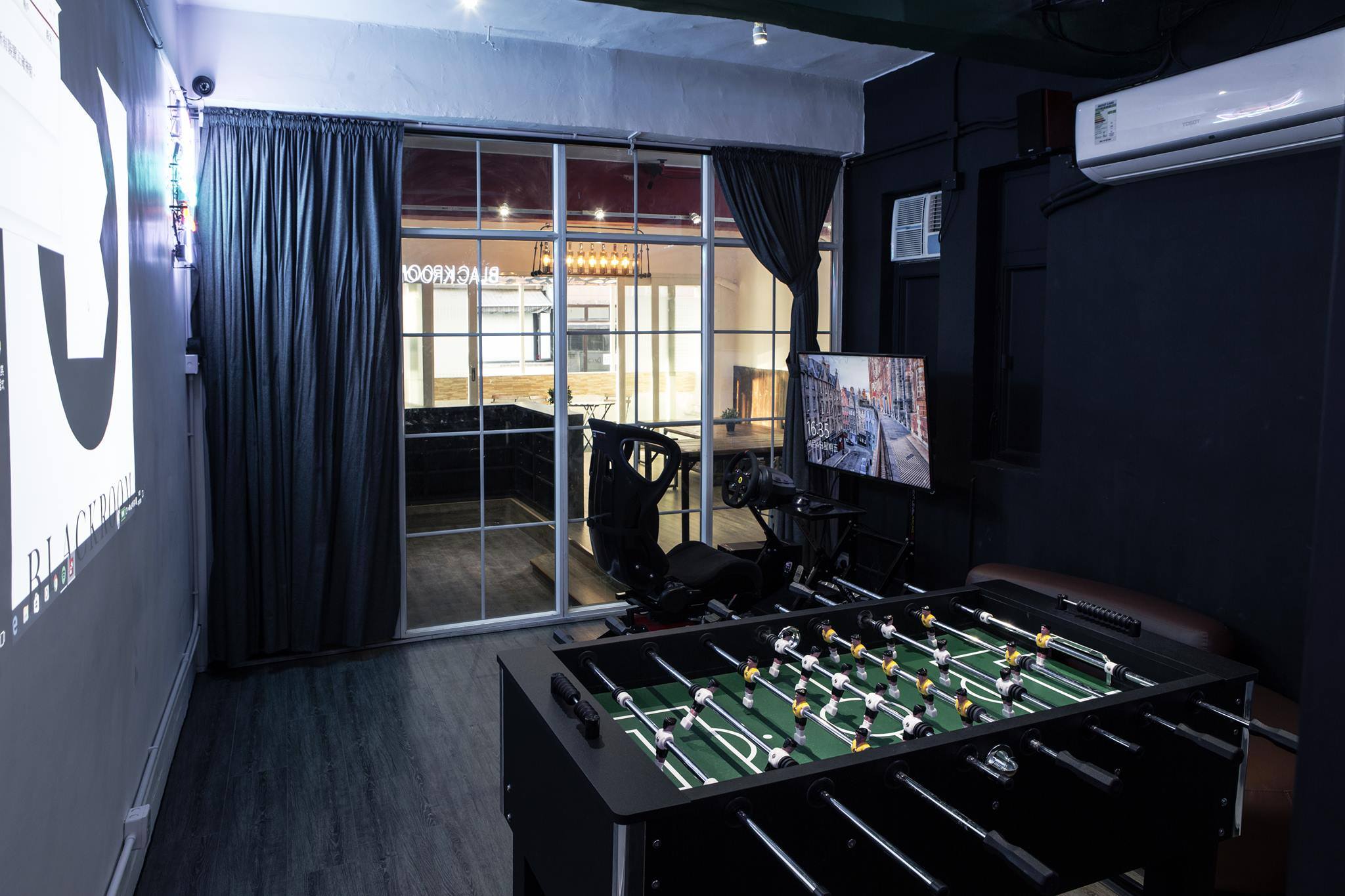Blackroom