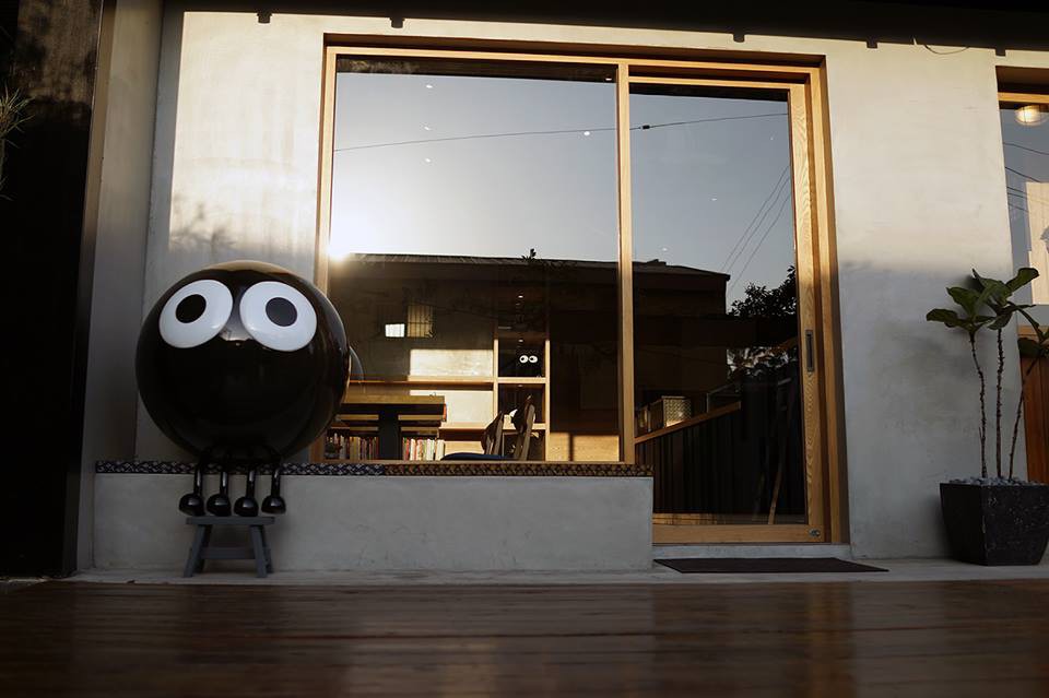 路地 氷の怪物 Official Facebook