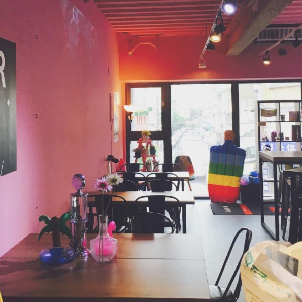 Rainbow.Holiday Cafe & Bar Official Facebook Page