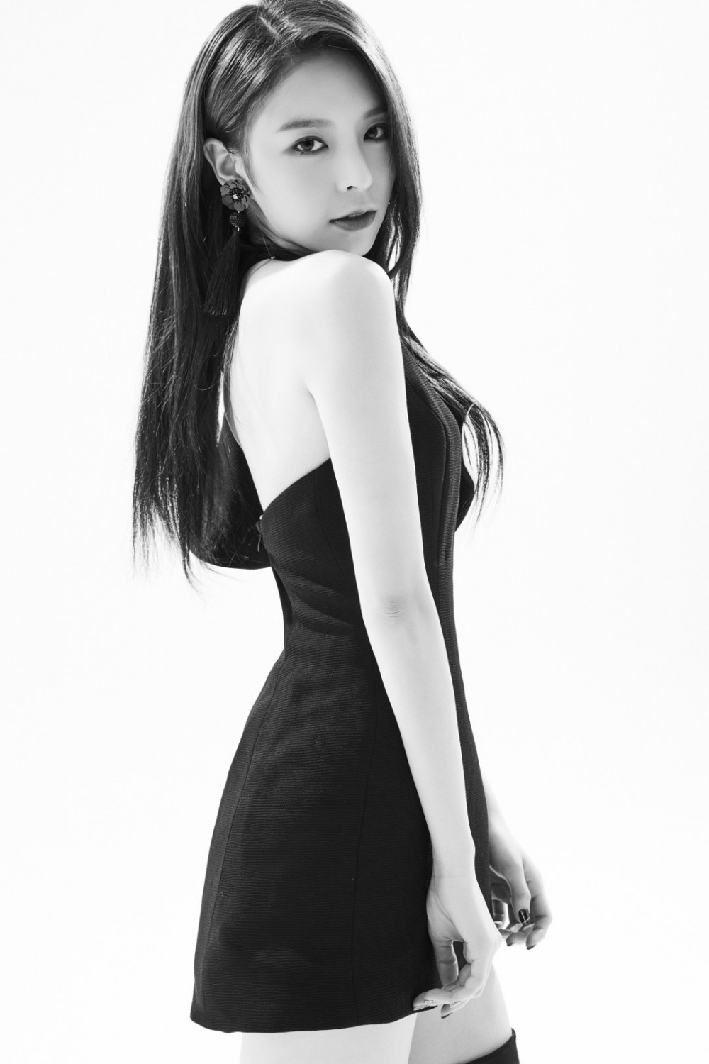 CLC_Elkie_Black_Dress_promo_photo