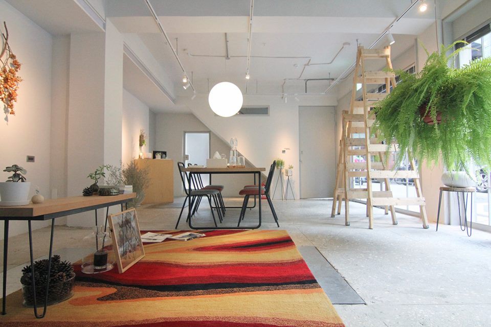 門草行旅 The Door Inn