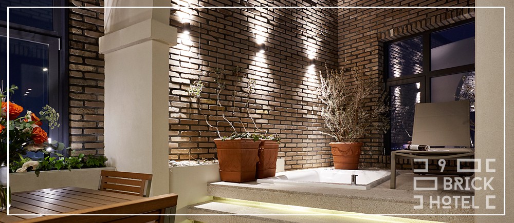 Nine Brick Hotel官網