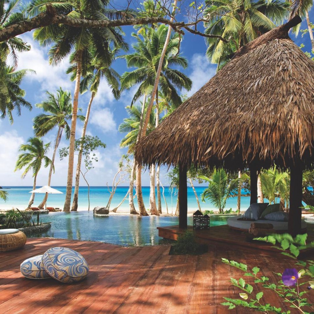 laucalaisland instagram