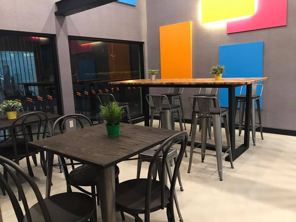 彩色貨櫃屋7-Eleven 龍躍門市 facebook