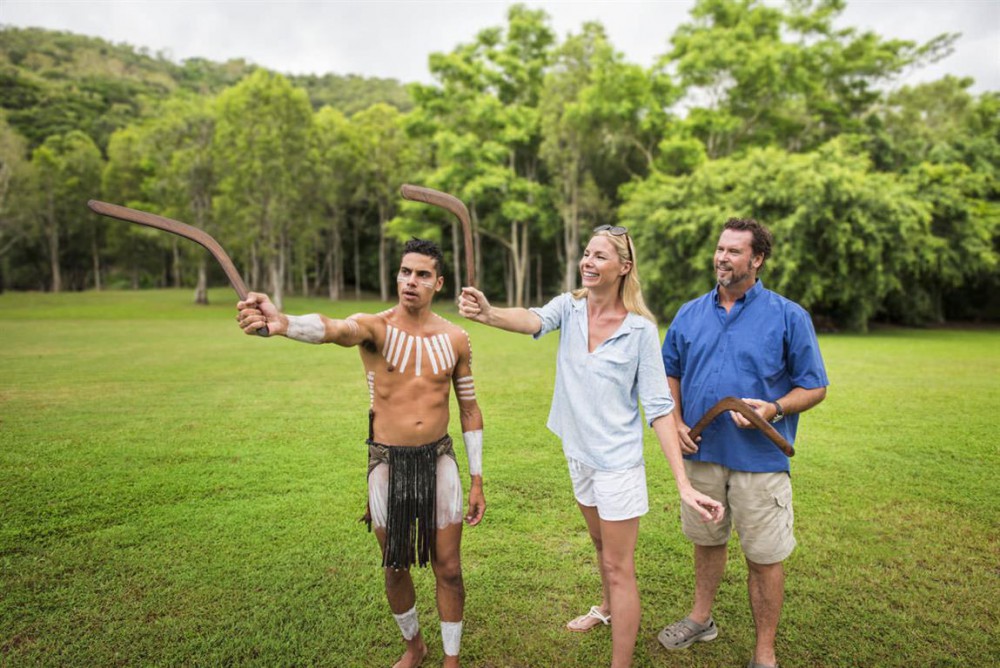 boomerang-throwing-instructing