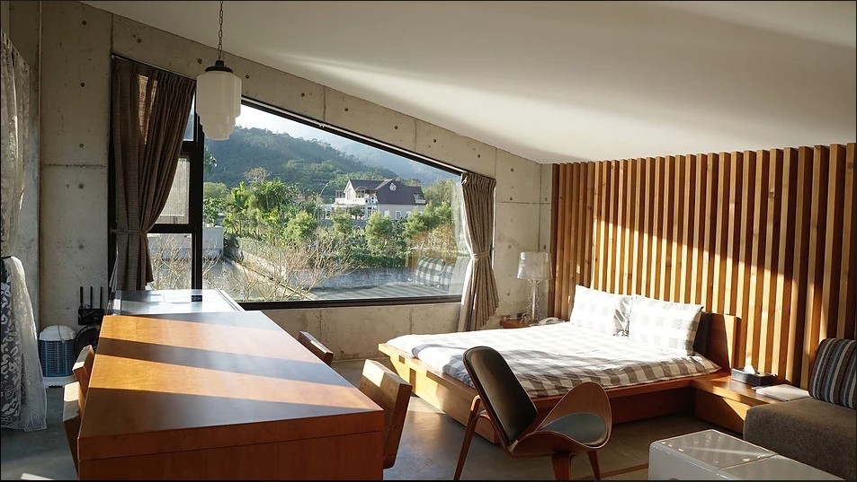 35 A-Li BnB cafe website