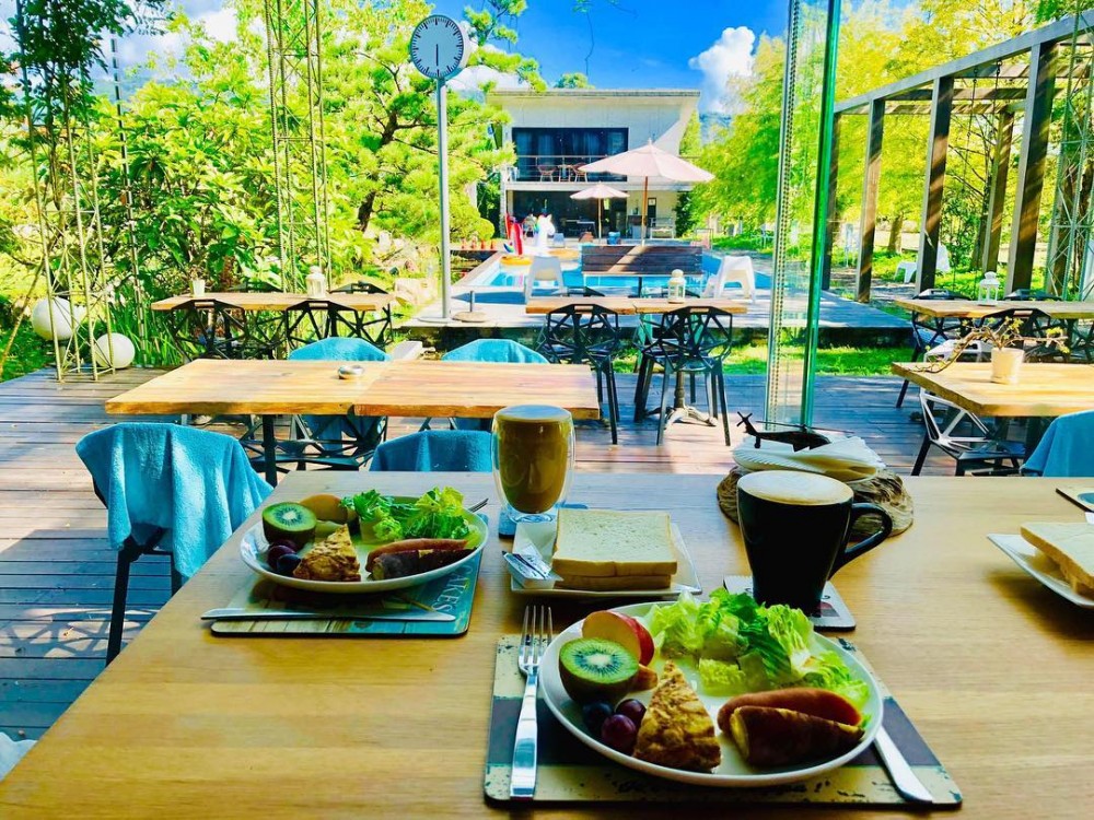 35alibnbcafe instagram