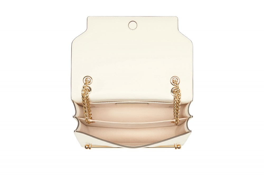 B7b1bsu8Qq6BoiUiRlgp_The-Strathberry-X-Moomins_East-West_Vanilla_Interior