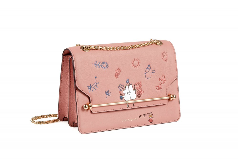 tr7qHv4sRWi51SjRv8fs_The-Strathberry-X-Moomins_East-West_Rose_Hero