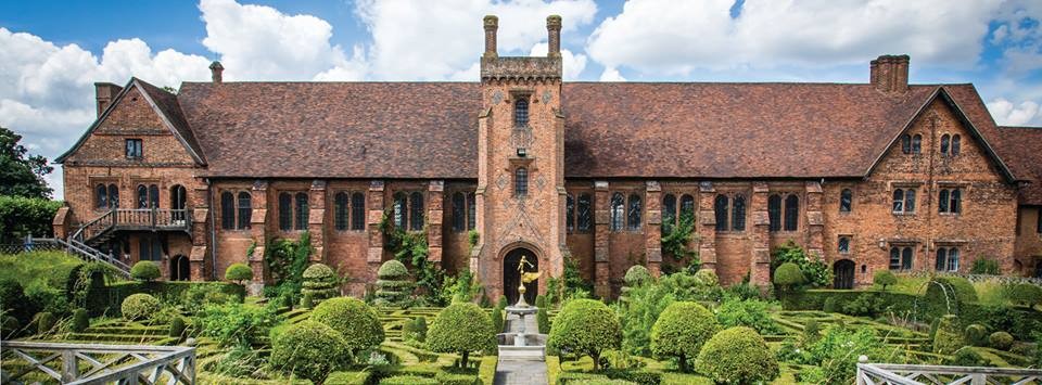 Hatfield House@Facebook