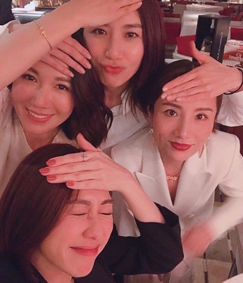 胡定欣 ig