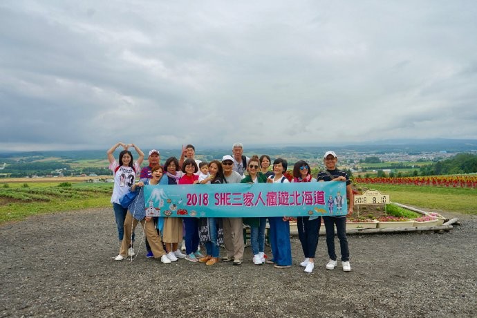 Selina父母微博