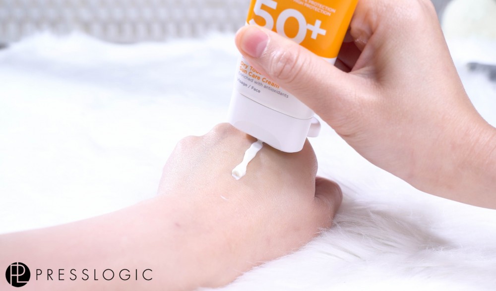 質地係5款之中最厚，適合最敏感嘅肌膚使用。