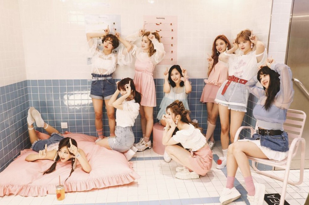 Pinkpoolcafe