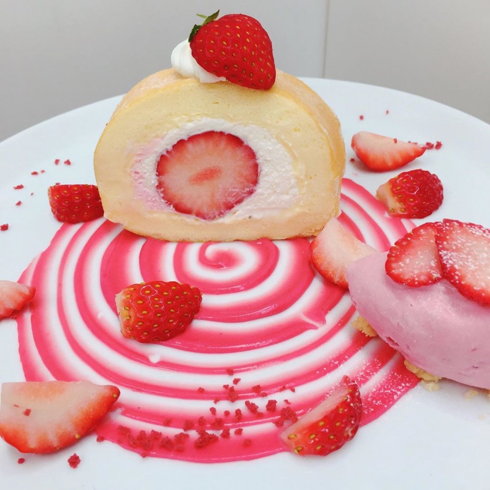 STRAWBERRYMANIA