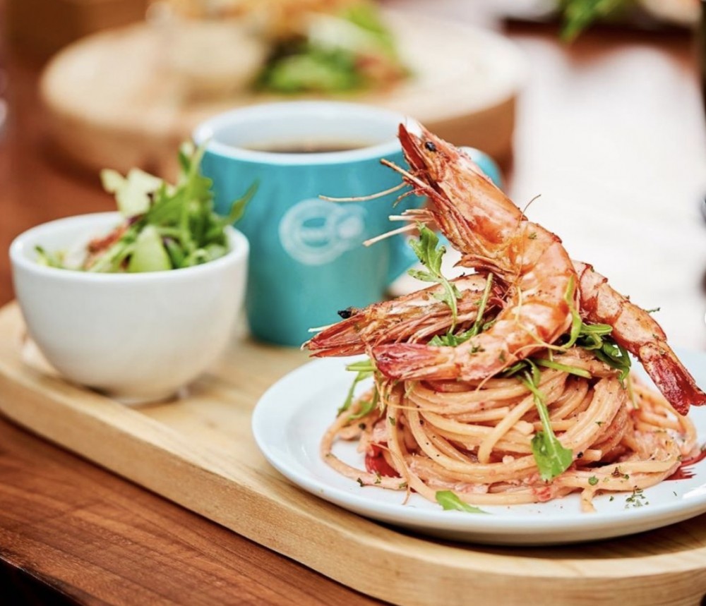 大圍2層全白Cafe招牌食物。