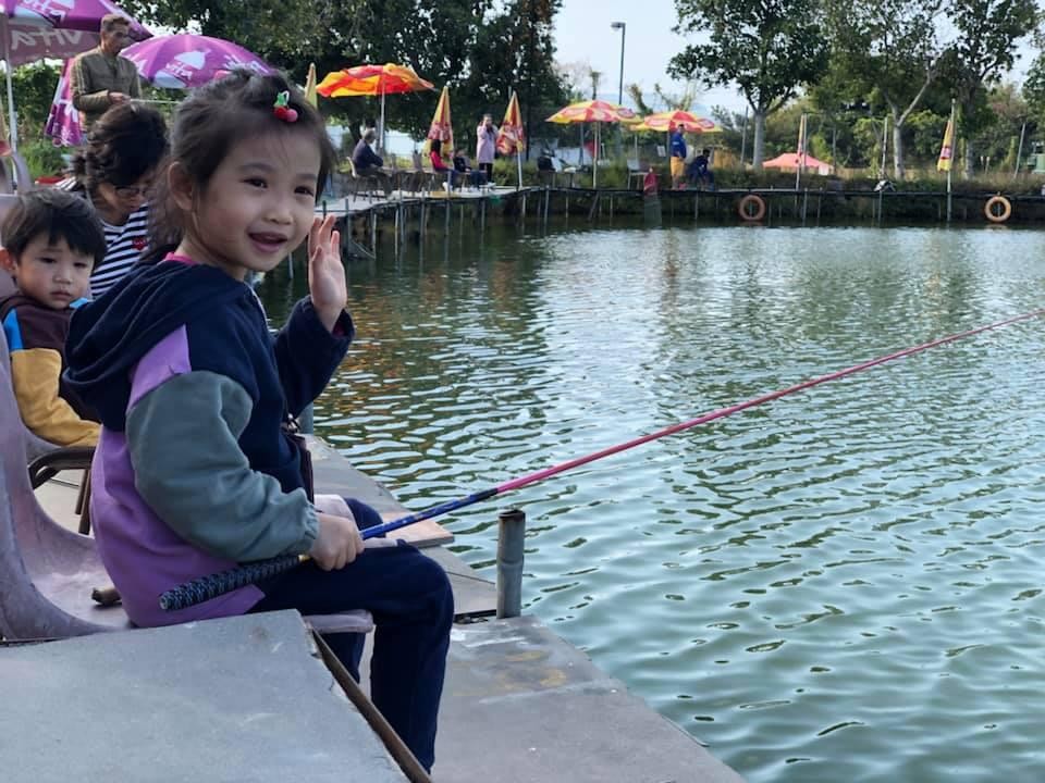 營地旁是釣魚場。