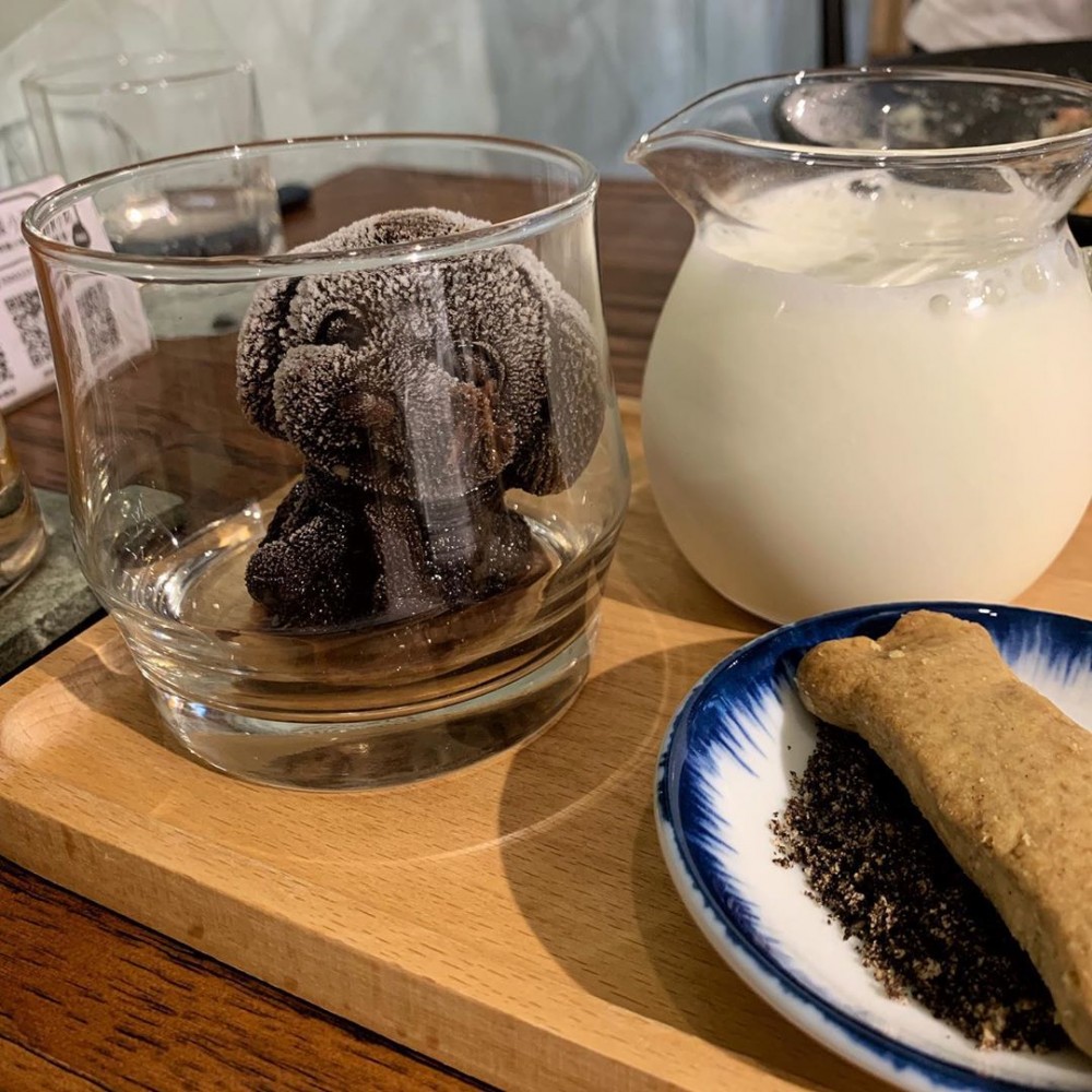 台灣 cafe 伍伍零 狗狗牛奶浴 