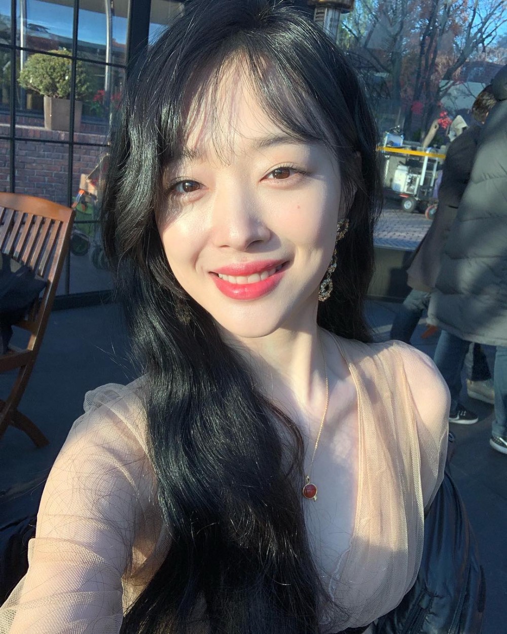 韓國f(x)前成員崔雪莉身亡年僅25歲出道10年曾出演多套大熱韓劇