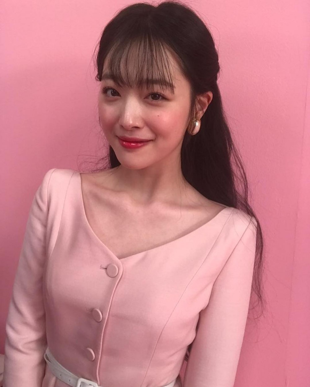 韓國f(x)前成員崔雪莉身亡年僅25歲出道10年曾出演多套大熱韓劇