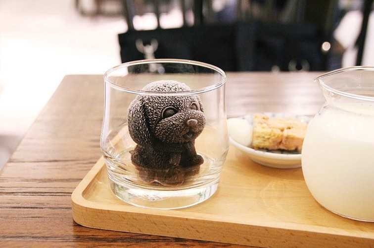 台灣 cafe 伍伍零 狗狗牛奶浴