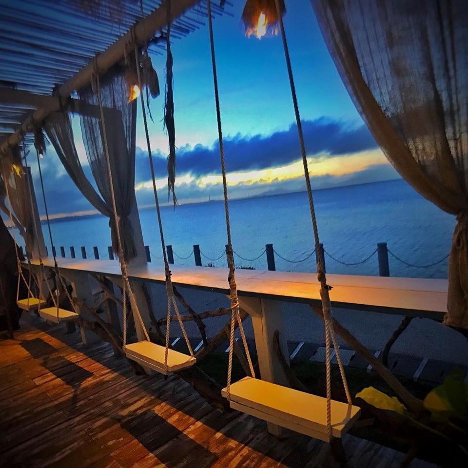 沖繩 海景 PizzaBar BEAPA Bar枱