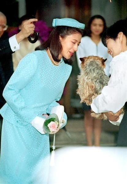 雅子皇后訪問見狗