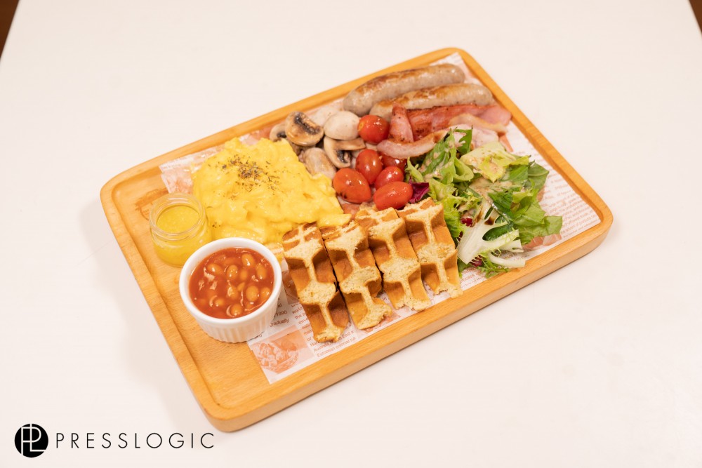 必食全日窩夫早餐。