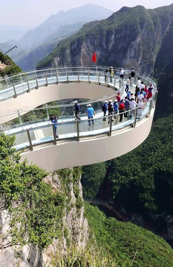 停運中國玻璃橋玻璃棧道張家界