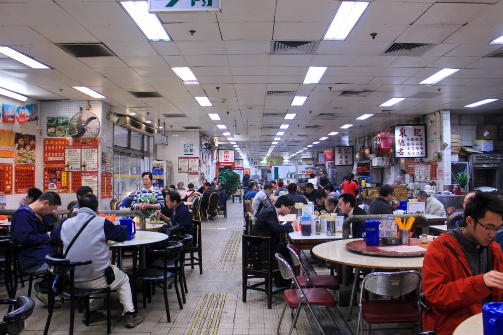 李嘉誠基金會宣布捐10億港元助飲食業：接下來將著力協助零售業