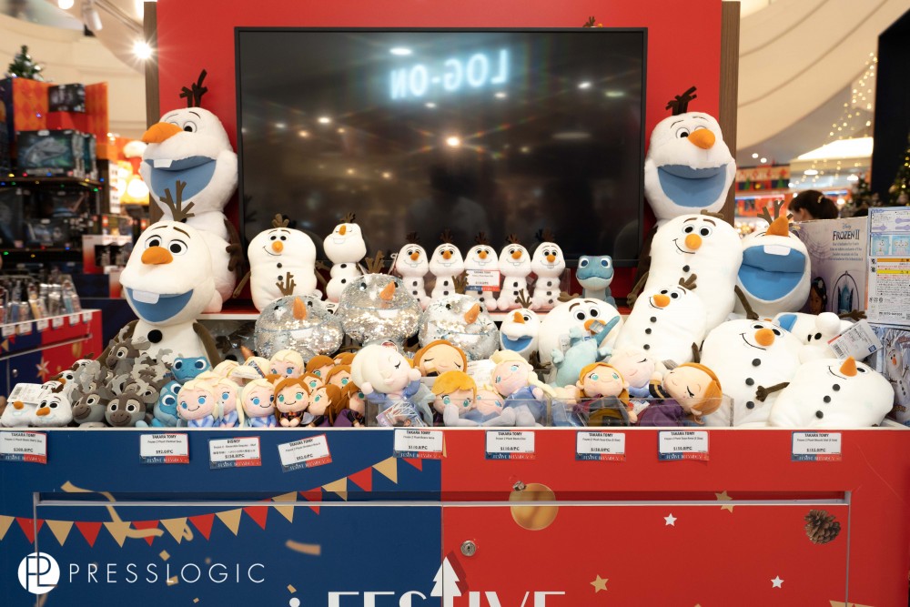 《魔雪奇緣》公仔。