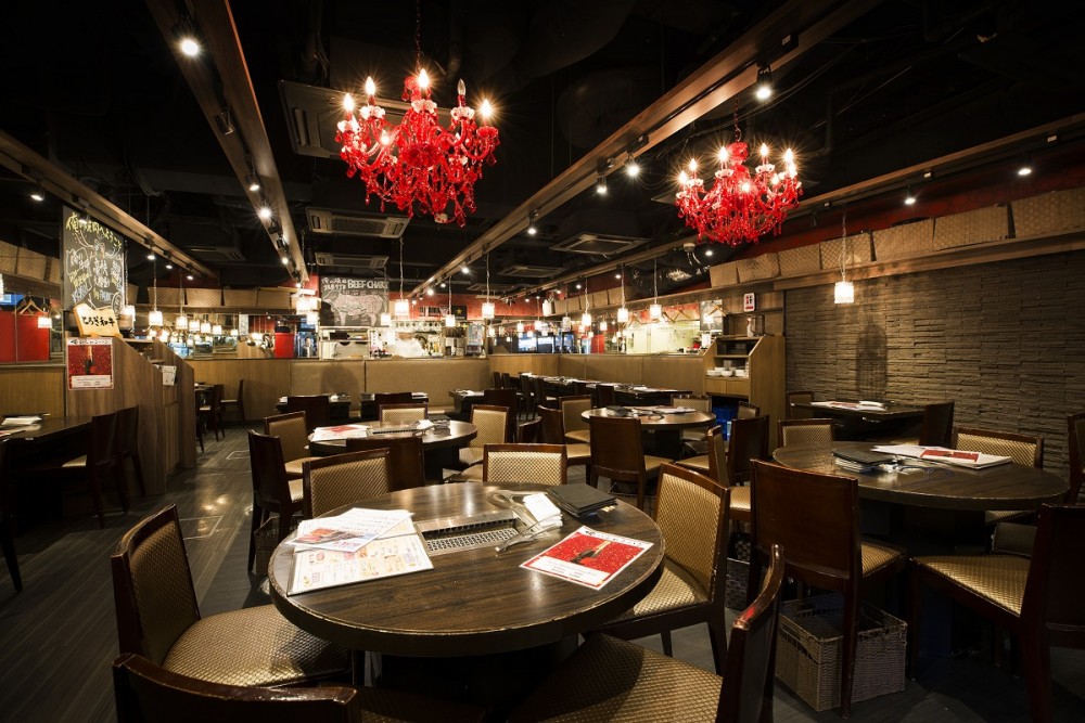 燒肉店位於東京銀座,生意超好,除咗遊客之外仲有唔少日本人嚟食
