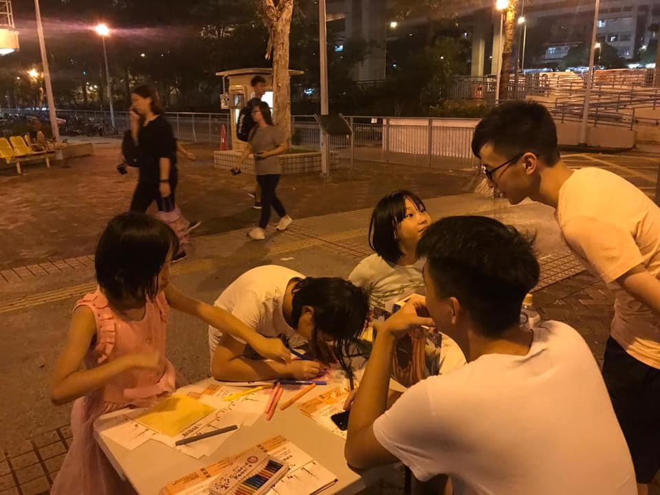 希望可以提供一個「樹窿」俾香港人抒發心情,唔洗獨自面對困難。不論立場如何,義工都會盡心傾聽,堅守保密原則,實行「你想講,我會聽」。